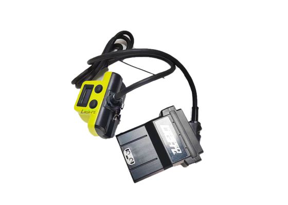 4.07W 14Ah Διοικημένο φως ορυχείου με καλώδιο IP68 Αδιάβροχο 25000lux Ανθεκτικό σε αντίκτυπο λαμπτήρα ορυχείου με οθόνη OLED για ορυχείο άνθρακα χρυσού